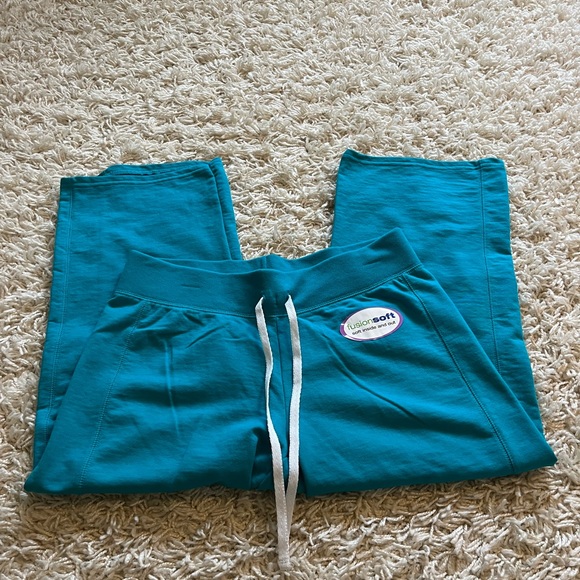 NWT HANES capri - Picture 4 of 4